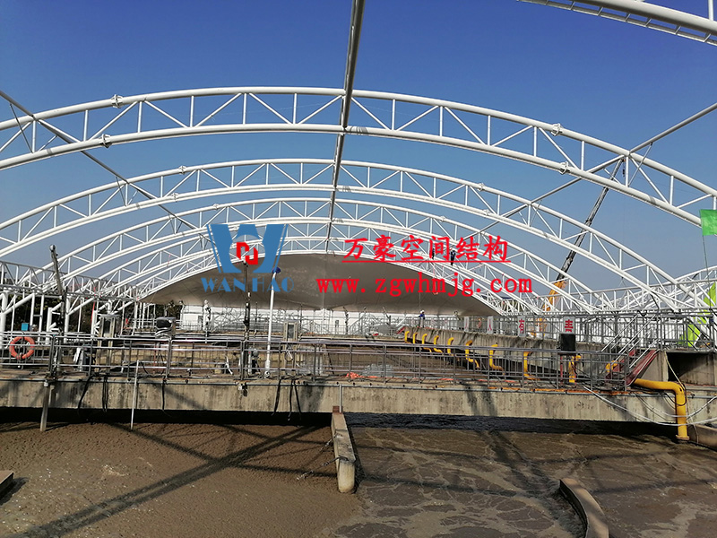 亳州市污水處理廠一期氧化溝密封升級改造工程南區(qū)鋼構全部完成