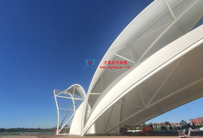陜西定邊馬蓮灘沙漠公園鋼膜結(jié)構(gòu)工程“奮力快跑”，工程“進(jìn)度條”刷新了!