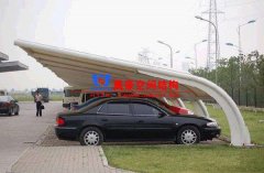 7字型膜結(jié)構(gòu)車棚是什么？有哪些特點(diǎn)？