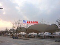 膜結(jié)構(gòu)膜面怎么二次張拉？張拉膜膜面二次張拉的方法是什么？