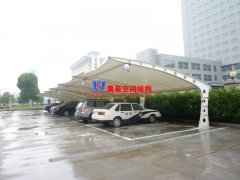 膜結(jié)構(gòu)車(chē)棚膜材熱合工藝是怎樣的？需要注意哪些事項(xiàng)？