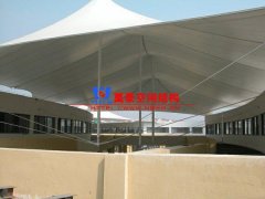 雨棚材料選哪種好？雨棚制作設(shè)計(jì)選膜結(jié)構(gòu)有哪些優(yōu)勢(shì)？