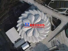耗資11億、重達(dá)1280噸、40米高空上的“蓮花”杭州奧體博覽城網(wǎng)球中心開花了！